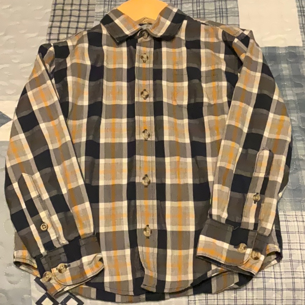 Boys plaid button shirt size 4/5